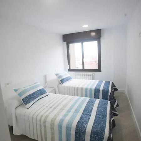 Gijon. Playa Del Arbeyal. Altura. A Estrenar. Apartment